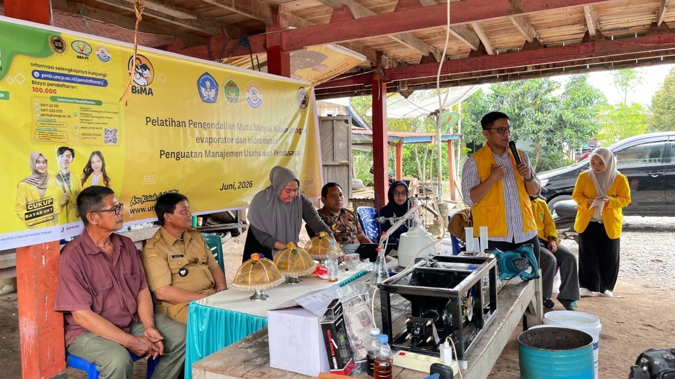 PKM UNCP Perkenalkan Teknologi Peningkatan Mutu Minyak Nilam dan Briket Biomassa